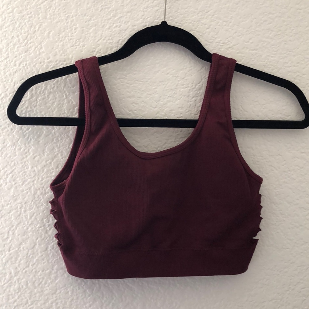Medium maroon sports bra